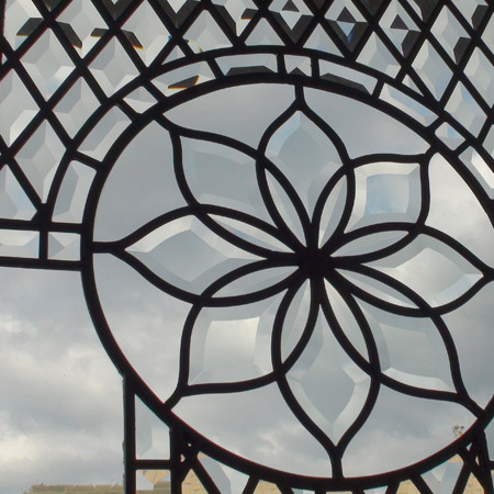 Linda - Beveled and leaded glass windows for a family room 